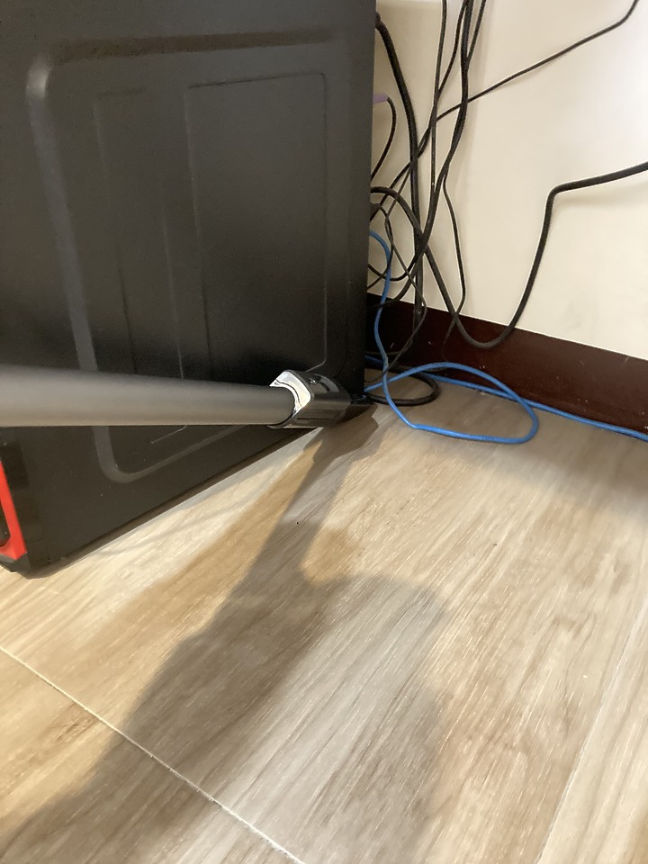 從有線進化到無線| 完美配重的Panasonic MC-BJ990無線吸塵器，還我一整天美麗心情