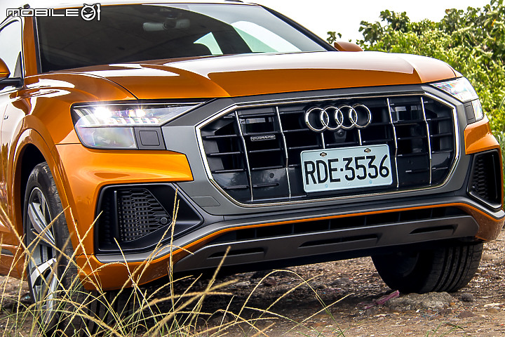 Audi Q8 55 TFSI quattro S line 試駕|霸氣懾人的旗艦休旅!