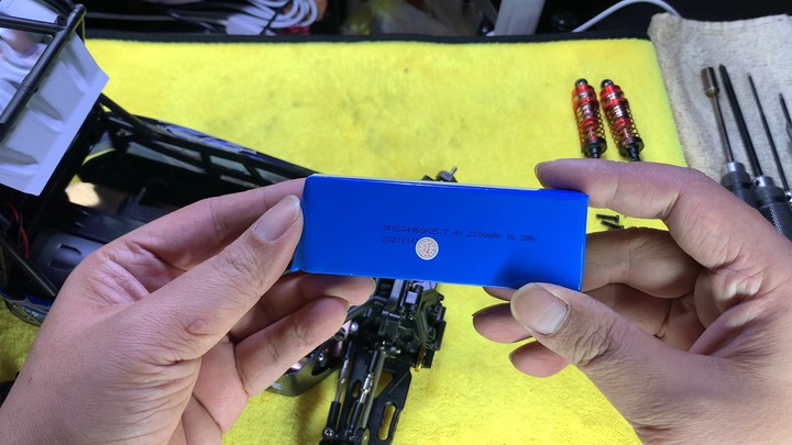 【開箱】偉力遙控車 124018 砂漠競速越野車