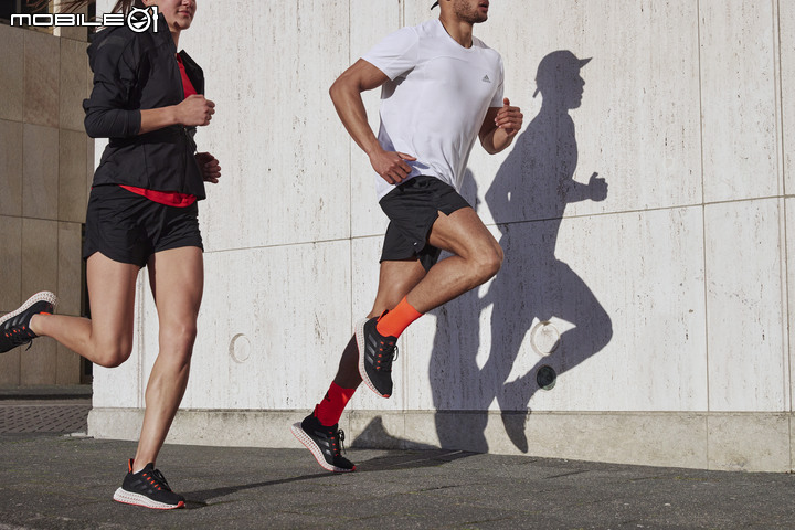 adidas發表4DFWD中底科技跑鞋 全新FWD幾何網格結構問世!
