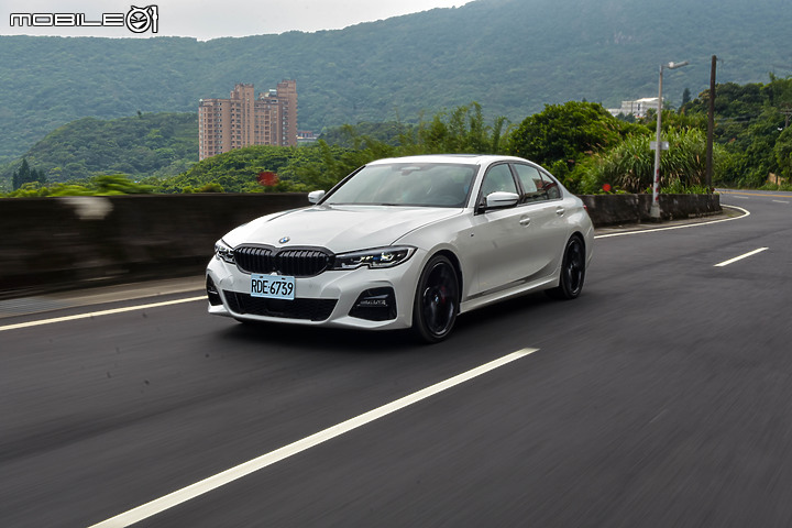 BMW 330i Midnight 夜型版試駕 │ 烈日同樣精彩,格調與超值同時享有!