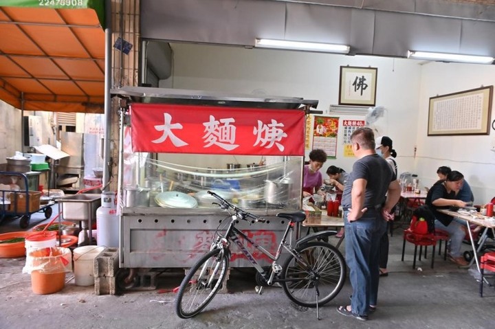 台中捷運美食│松竹站7間美食推薦,吃爆人氣牛肉麵、鵝肉店