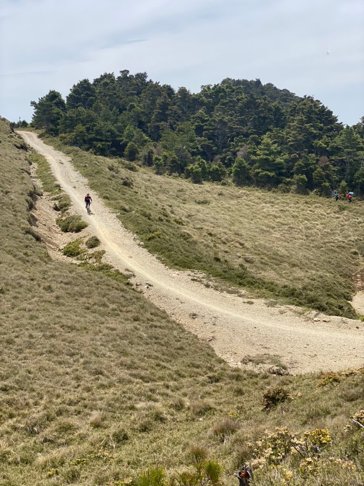 三天兩夜七彩湖越野登山車初體驗