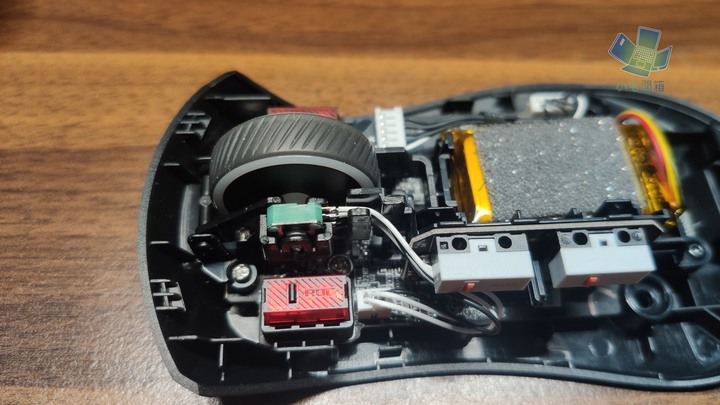【小宅開箱】ROG Gladius III Wireless電競滑鼠，神鬼戰士再進化，升級ROG微動及零延遲技術打造最速傳說