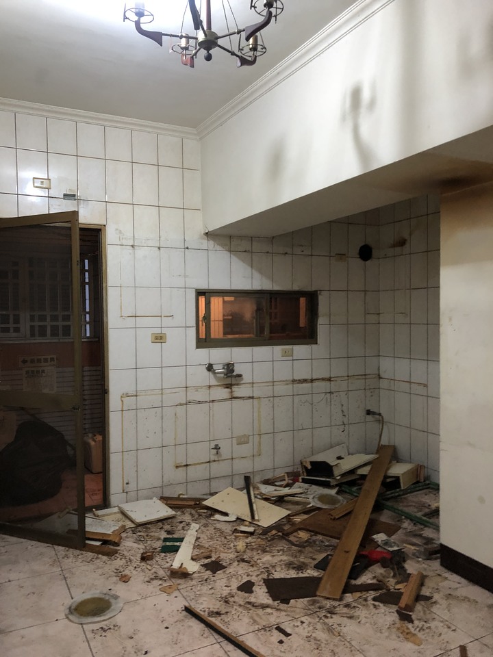 ［開箱］高雄20年中古屋翻新，輕工業森林風單身男子共享空間