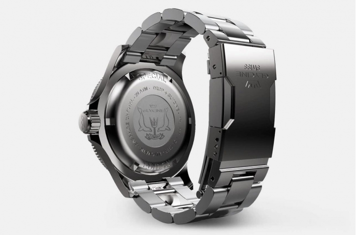 「開箱」DROP + GLYCINE combat sub “SODA” Special Edition watch