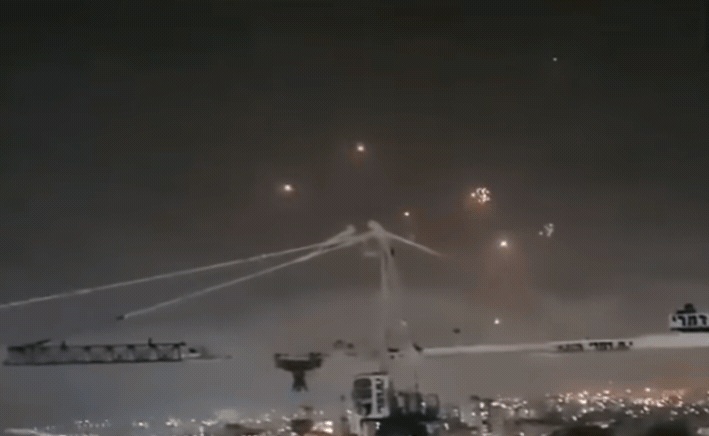 五毛吹噓火箭彈洗地就可以摧毀台灣?看看巴勒斯坦朝以色列發射多枚火箭攻擊結果