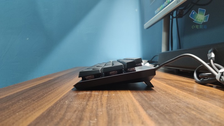 【小宅開箱】ASUS ROG Strix Scope RX 光學機械電競鍵盤開箱，極致的按鍵手感及防水防塵設計打造耐用