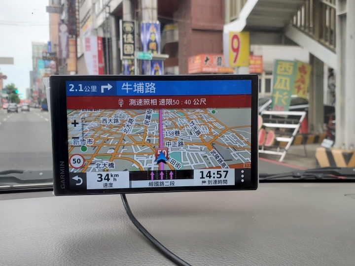 Garmin drivesmart65 定位40m誤差？