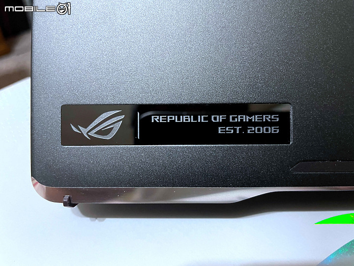 點我看大圖 因防疫要遠距教學, 既然買到了 ROG Zephyrus G15 那就來開箱吧!