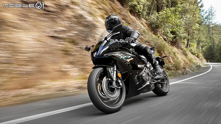 【海外快訊】2021 YAMAHA YZF-R7 正式發表!公路與賽道都是 R-DNA 的天下!