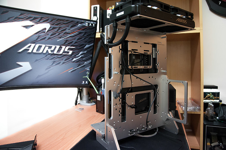 點我看大圖 「5950X/RTX3090/ATX Open Case」 - 組裝留念紀錄文。