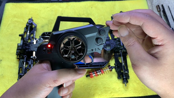 【開箱】偉力遙控車 124018 砂漠競速越野車