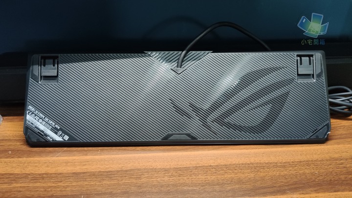 【小宅開箱】ASUS ROG Strix Scope RX 光學機械電競鍵盤開箱，極致的按鍵手感及防水防塵設計打造耐用