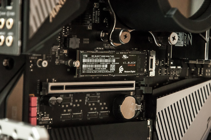 點我看大圖 「5950X/RTX3090/ATX Open Case」 - 組裝留念紀錄文。