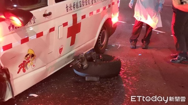 信義區松仁路救護車車禍！車上傷者割腕輕生又遭撞急轉車送醫