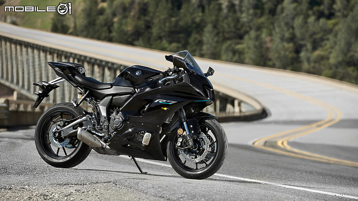 【海外快訊】2021 YAMAHA YZF-R7 正式發表!公路與賽道都是 R-DNA 的天下!