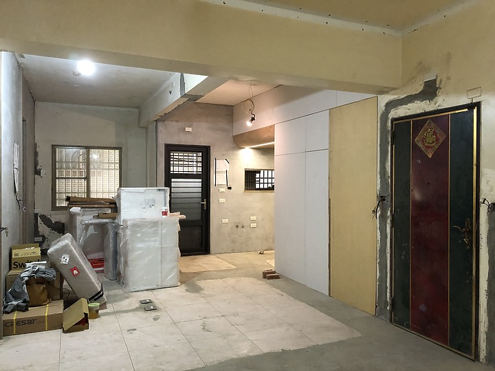 ［開箱］高雄20年中古屋翻新，輕工業森林風單身男子共享空間