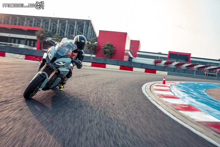 2021 BMW Motorrad S 1000 RR、S 1000 XR 賽道試駕|結合性能、操控與高科技的頂尖作品