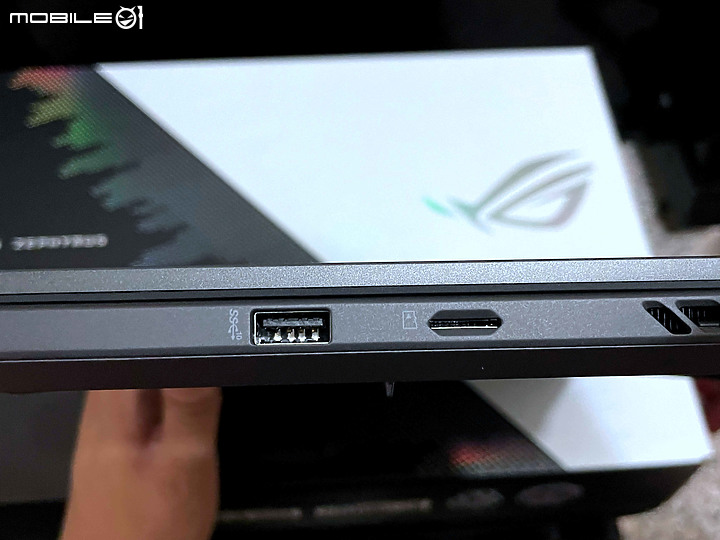 點我看大圖 因防疫要遠距教學, 既然買到了 ROG Zephyrus G15 那就來開箱吧!