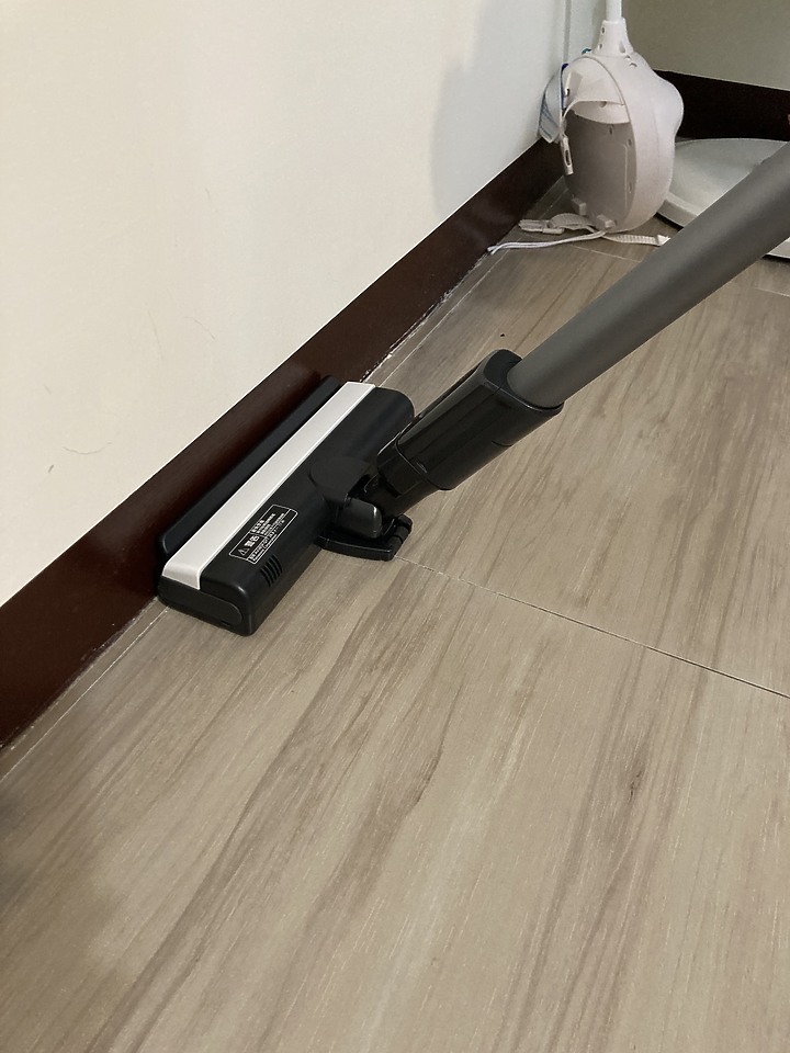 從有線進化到無線| 完美配重的Panasonic MC-BJ990無線吸塵器，還我一整天美麗心情