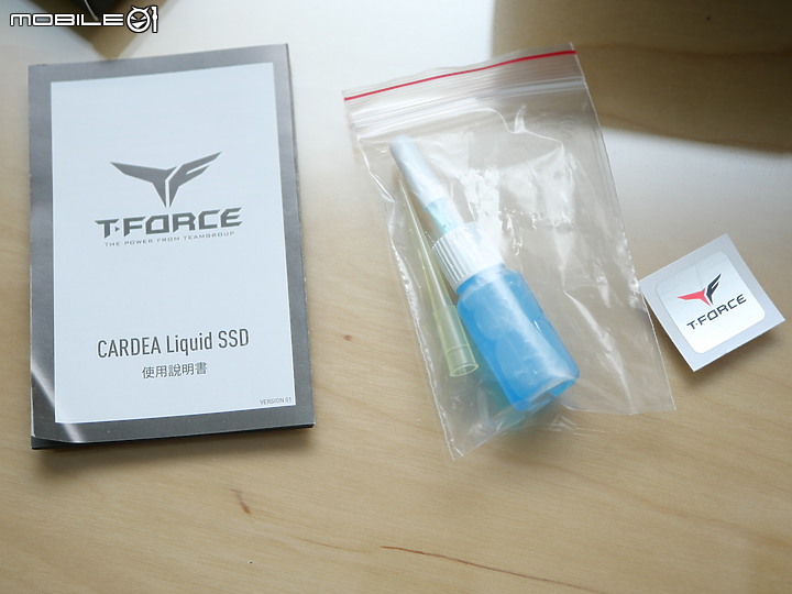 點我看大圖 水晶般透水冷散熱模組 T-FORCE CARDEA Liquid M.2 開箱