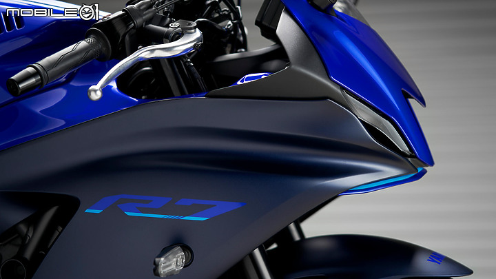 【海外快訊】2021 YAMAHA YZF-R7 正式發表！公路與賽道都是 R-DNA 的天下！