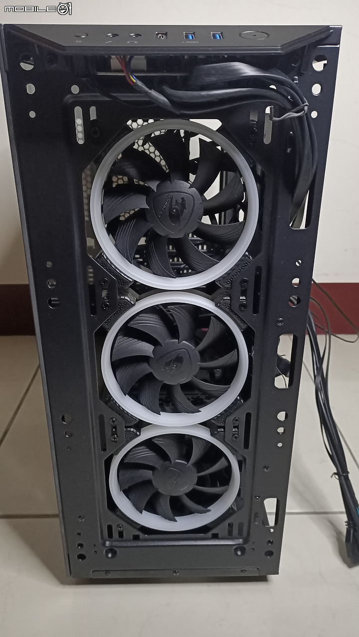 點我看大圖 COUGAR美洲獅 MX660 Mesh RGB 開箱心得