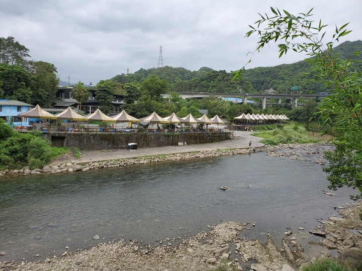 〔坪林健行〕北勢溪自行車步道 - 別再整天綠油油!! 出遊茶園搭配陽光來吧讓我帶你去拍喝茶廣告- 大家注意健康安全