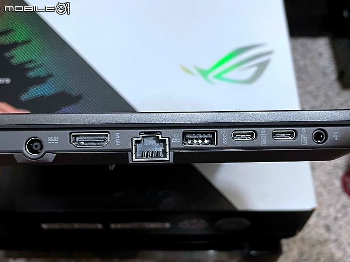 點我看大圖 因防疫要遠距教學, 既然買到了 ROG Zephyrus G15 那就來開箱吧!