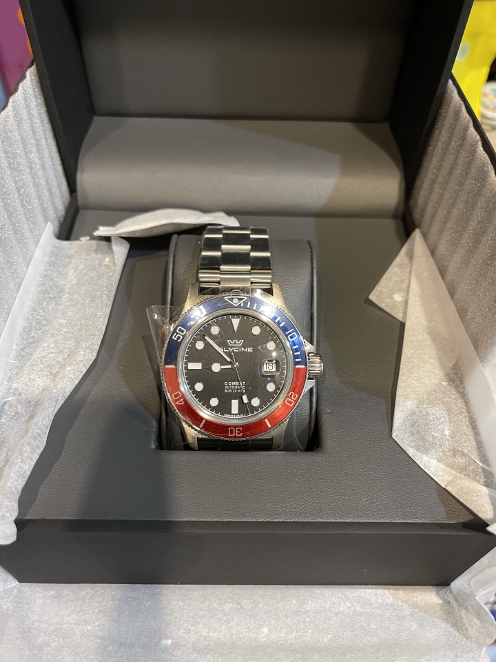 「開箱」DROP + GLYCINE combat sub “SODA” Special Edition watch