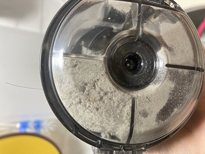 從有線進化到無線| 完美配重的Panasonic MC-BJ990無線吸塵器，還我一整天美麗心情