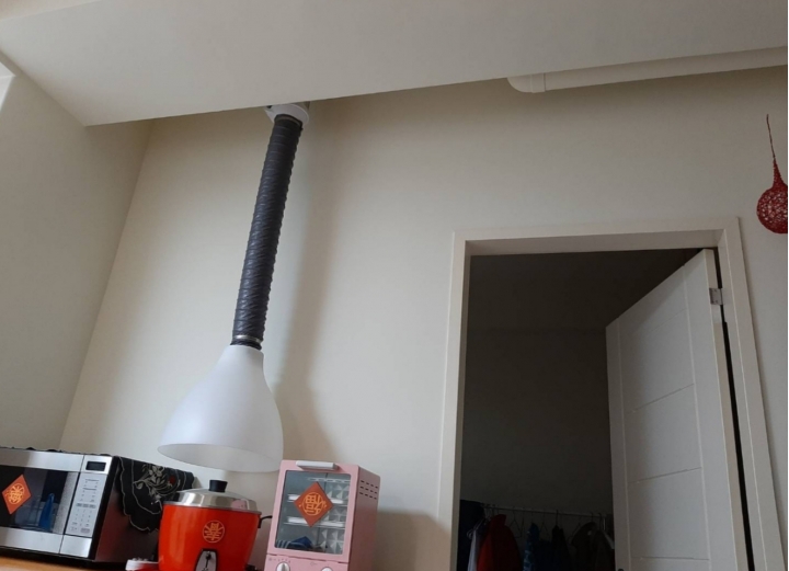 [尋求建議] 餐廳旁的天花板凹洞