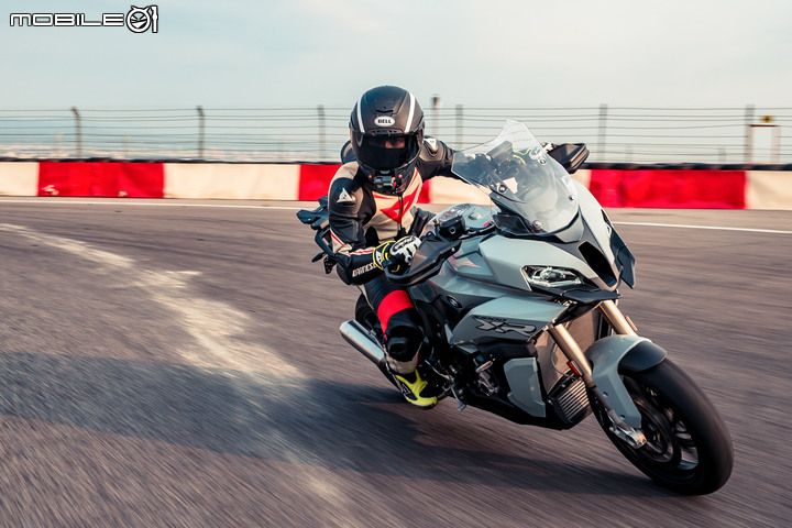 2021 BMW Motorrad S 1000 RR、S 1000 XR 賽道試駕|結合性能、操控與高科技的頂尖作品