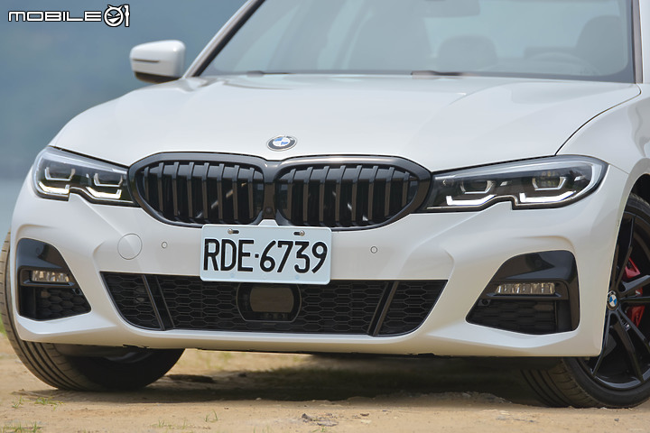 BMW 330i Midnight 夜型版試駕 │ 烈日同樣精彩,格調與超值同時享有!