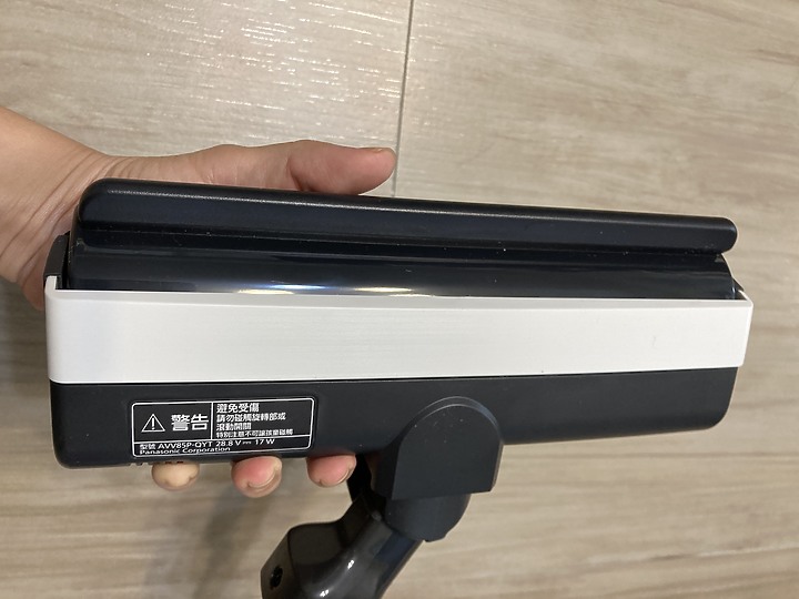從有線進化到無線| 完美配重的Panasonic MC-BJ990無線吸塵器，還我一整天美麗心情