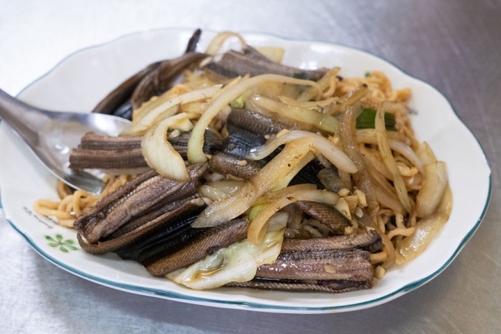 探訪美食之都！挖掘台南道地小吃、來去台版撒哈啦沙漠拍美照