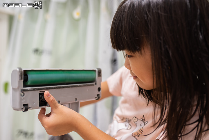 孩子的第一把吸塵器 │ Panasonic MC-SB30J 極輕巧無線吸塵器