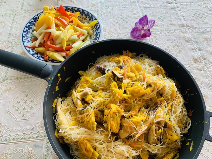 WOKY 恰恰鍋 ：蘆玉雙椒,金瓜米粉炒,茴香煎餅,烹調出洄鄉的恰香美味