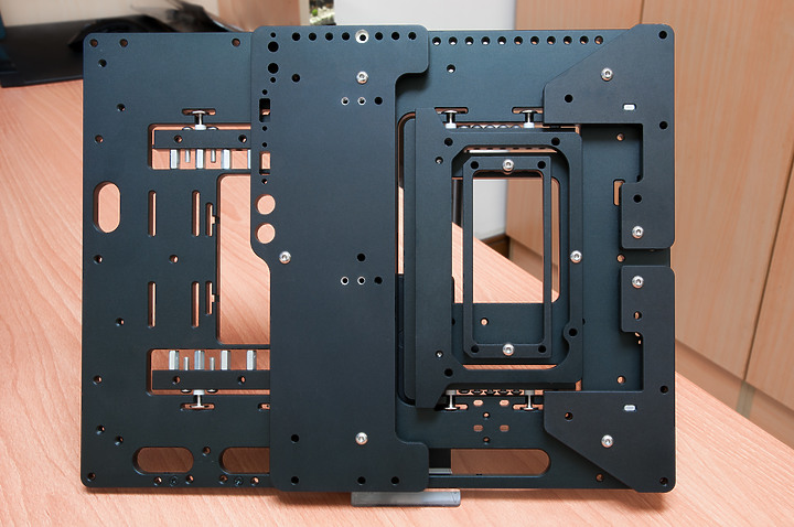 點我看大圖 「5950X/RTX3090/ATX Open Case」 - 組裝留念紀錄文。