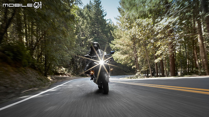 【海外快訊】2021 YAMAHA YZF-R7 正式發表!公路與賽道都是 R-DNA 的天下!