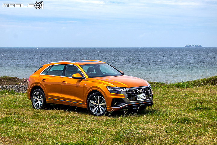 Audi Q8 55 TFSI quattro S line 試駕|霸氣懾人的旗艦休旅!