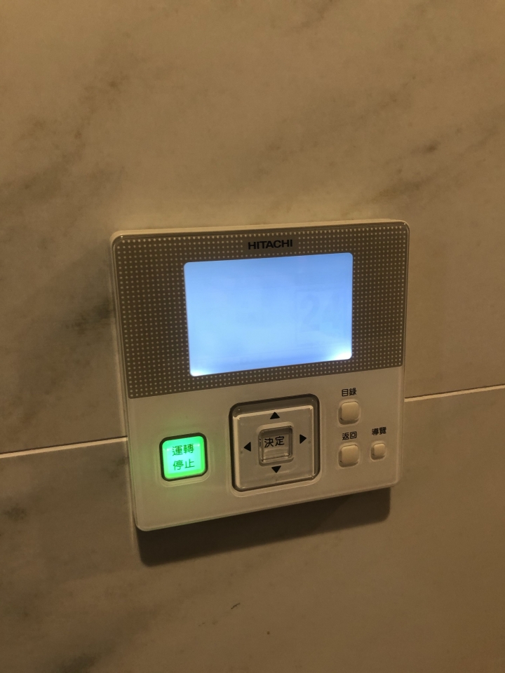 日立一對多多聯式冷氣耗電,面板畫面會自然消失