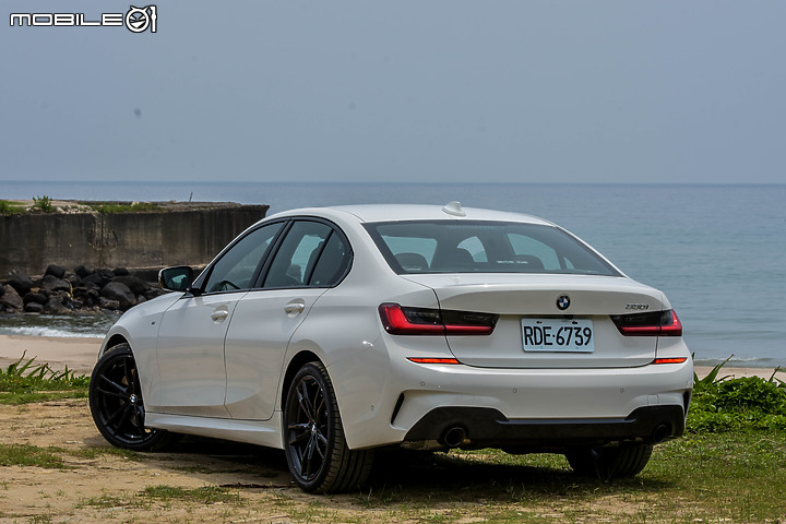 BMW 330i Midnight 夜型版試駕 │ 烈日同樣精彩,格調與超值同時享有!