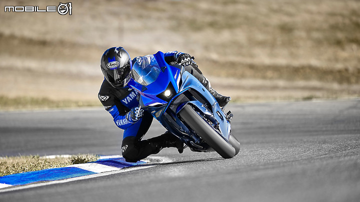 【海外快訊】2021 YAMAHA YZF-R7 正式發表!公路與賽道都是 R-DNA 的天下!
