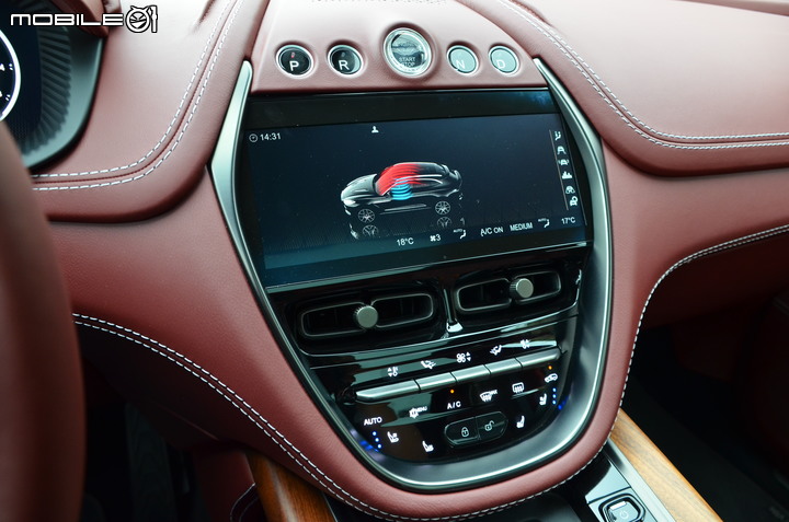 Aston Martin DBX 試駕|不向休旅框架妥協的品味座駕!