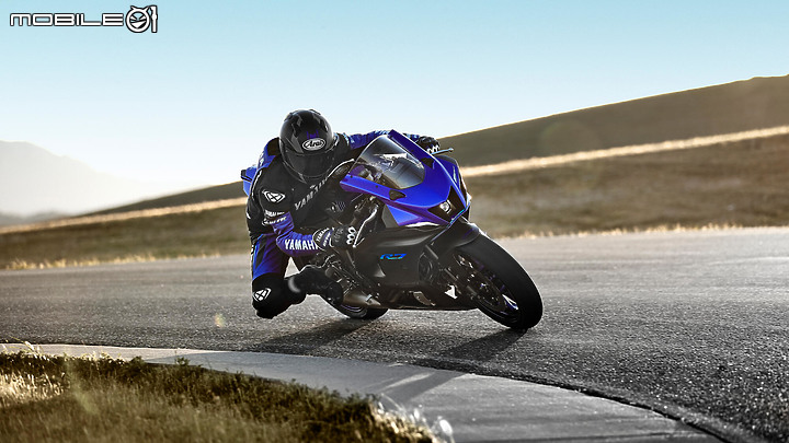 【海外快訊】2021 YAMAHA YZF-R7 正式發表!公路與賽道都是 R-DNA 的天下!