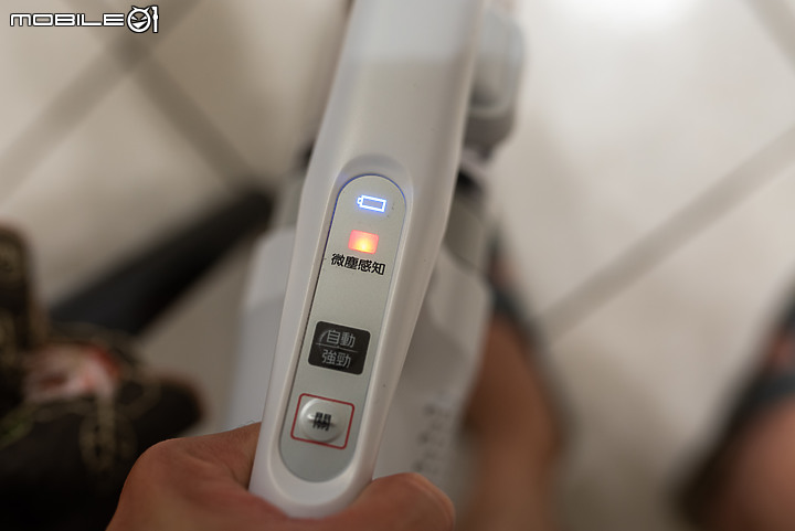 孩子的第一把吸塵器 │ Panasonic MC-SB30J 極輕巧無線吸塵器