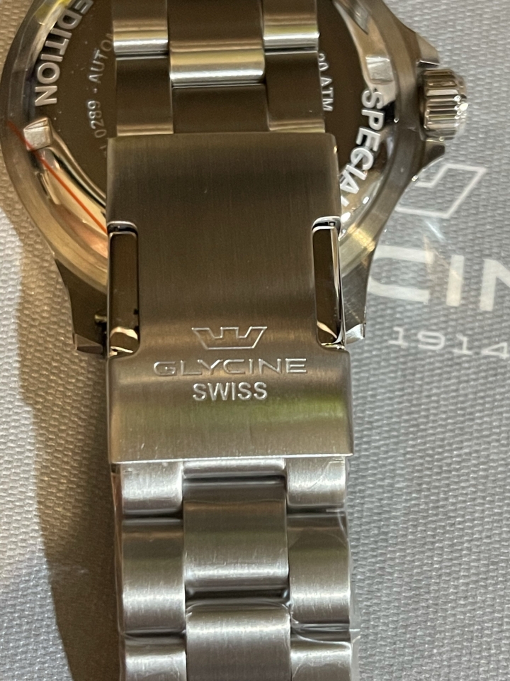 「開箱」DROP + GLYCINE combat sub “SODA” Special Edition watch