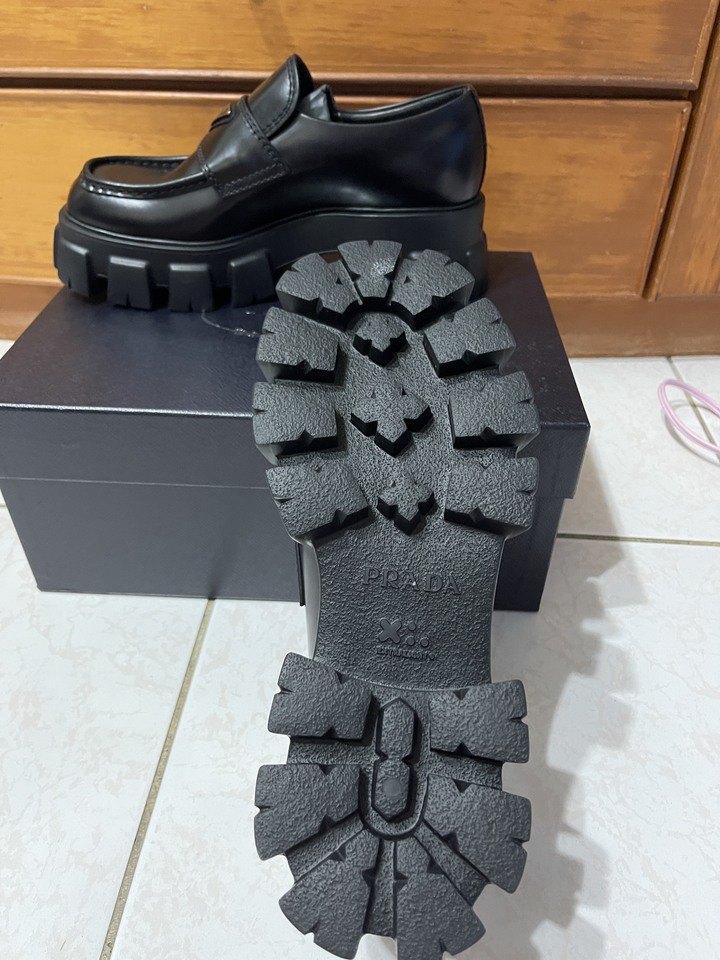 PRADA Monolith拋光皮革無鞋帶厚底鋸齒鞋